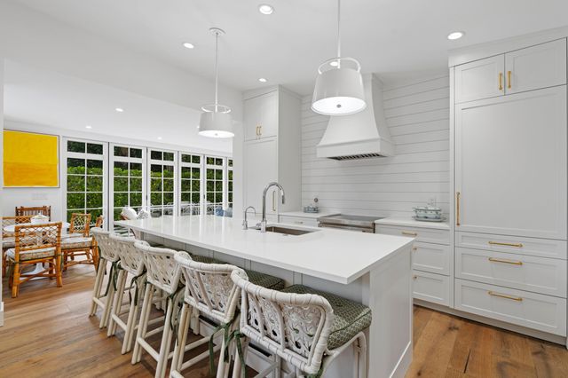 142 Peruvian Avenue 1020, Palm Beach, FL 33480