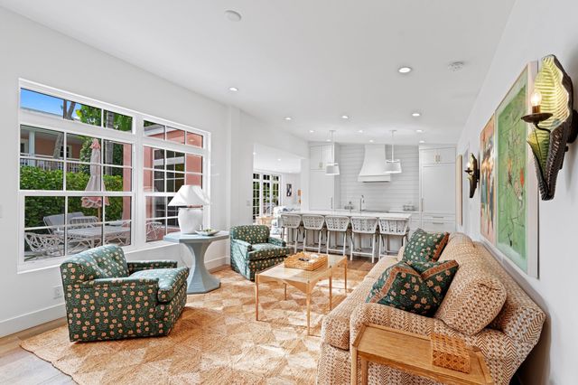 142 Peruvian Avenue 1020, Palm Beach, FL 33480