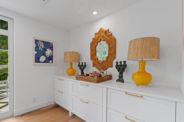 142 Peruvian Avenue 1020, Palm Beach, FL 33480