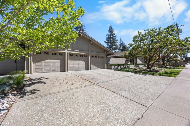 6904 Arrowwood Drive, Riverbank, CA 95367
