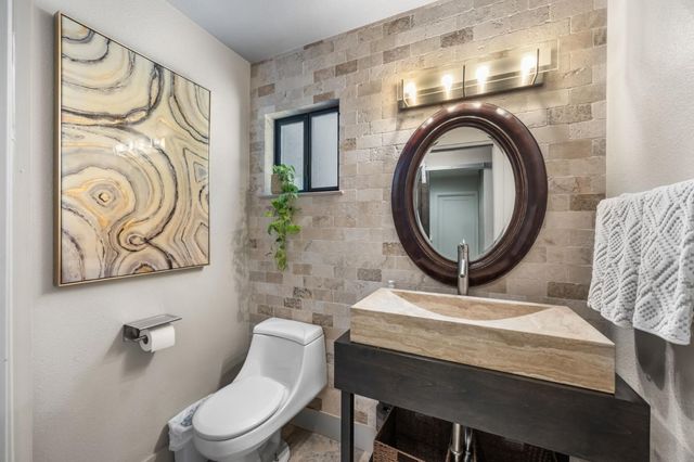 6904 Arrowwood Drive, Riverbank, CA 95367