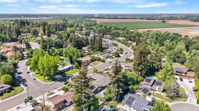 6904 Arrowwood Drive, Riverbank, CA 95367