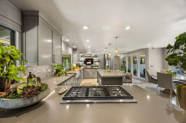 6904 Arrowwood Drive, Riverbank, CA 95367