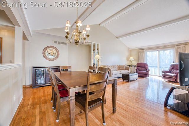 35631 Heritage Lane, Farmington, MI 48335