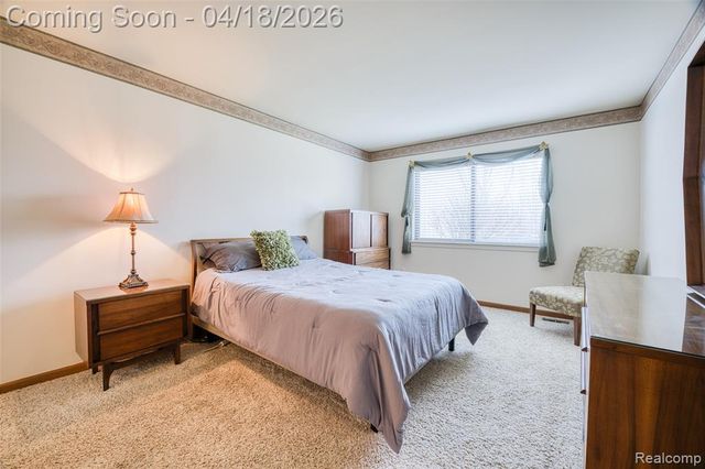 35631 Heritage Lane, Farmington, MI 48335