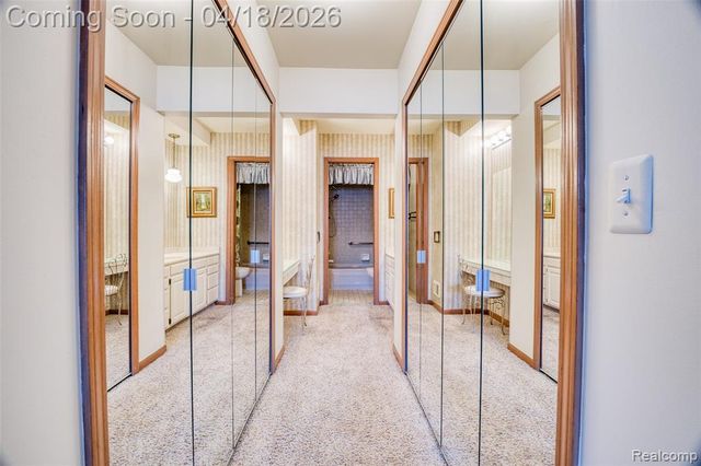 35631 Heritage Lane, Farmington, MI 48335
