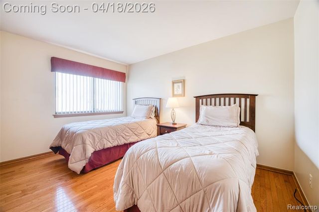35631 Heritage Lane, Farmington, MI 48335