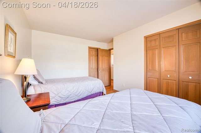 35631 Heritage Lane, Farmington, MI 48335