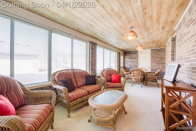 35631 Heritage Lane, Farmington, MI 48335