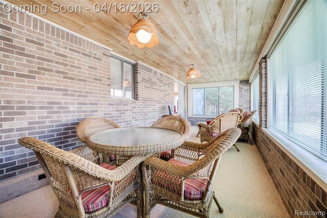 35631 Heritage Lane, Farmington, MI 48335