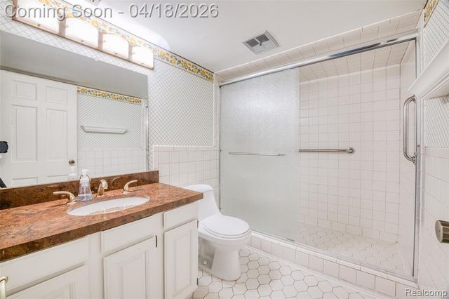 35631 Heritage Lane, Farmington, MI 48335