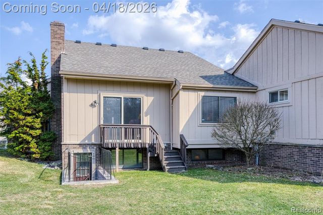 35631 Heritage Lane, Farmington, MI 48335
