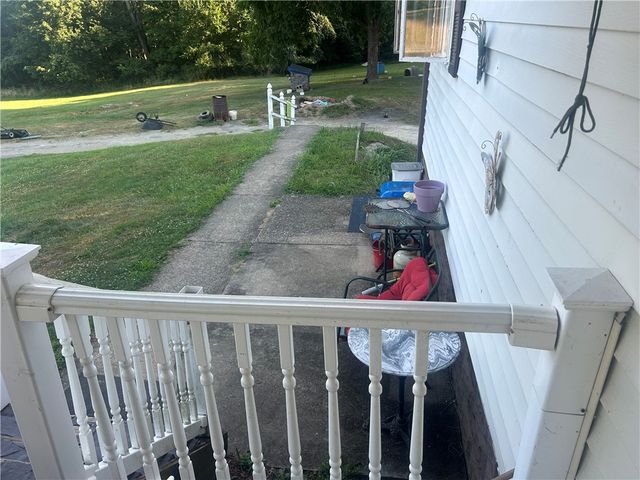 65 Sandrock Rd, Franklin Twp, PA 15486