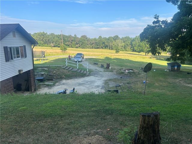 65 Sandrock Rd, Franklin Twp, PA 15486