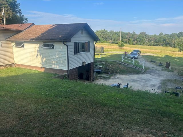 65 Sandrock Rd, Franklin Twp, PA 15486