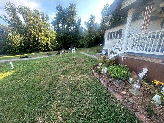 65 Sandrock Rd, Franklin Twp, PA 15486