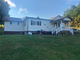 65 Sandrock Rd, Franklin Twp, PA 15486