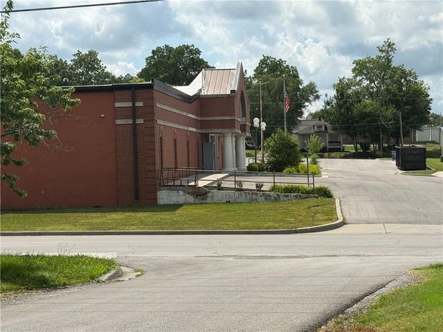 303 Bell Street, Richmond, MO 64085