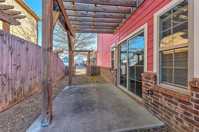 755 N Wordsworth Lane, Fayetteville, AR 72704