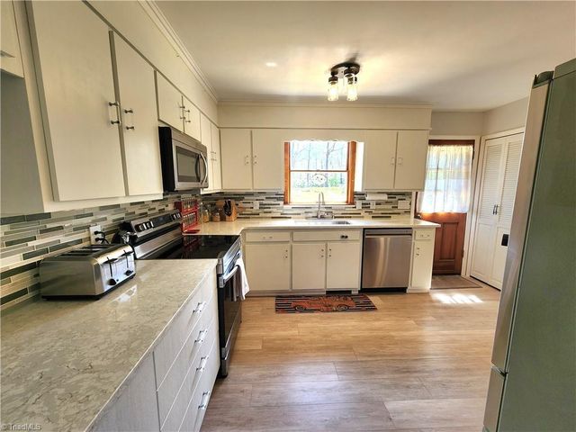 181 Camelia Court, Mount Airy, NC 27030