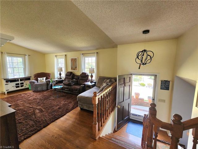 181 Camelia Court, Mount Airy, NC 27030