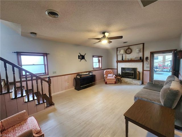 181 Camelia Court, Mount Airy, NC 27030
