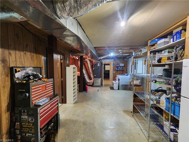 181 Camelia Court, Mount Airy, NC 27030