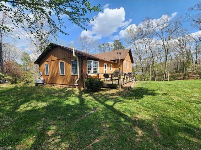 181 Camelia Court, Mount Airy, NC 27030