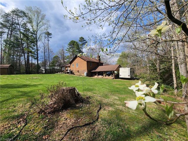 181 Camelia Court, Mount Airy, NC 27030