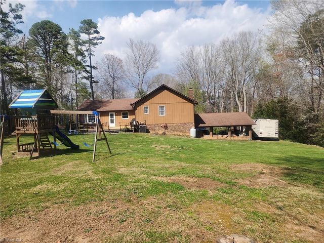 181 Camelia Court, Mount Airy, NC 27030