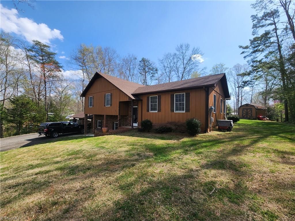 181 Camelia Court, Mount Airy, NC 27030