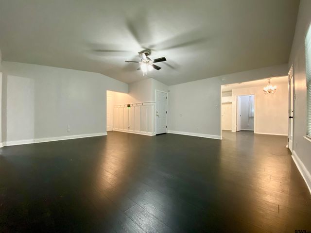 404 W Briar Court, Overton, TX 75684