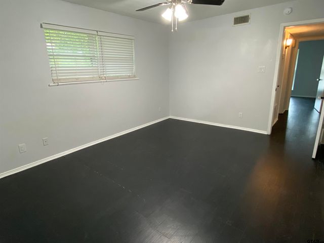 404 W Briar Court, Overton, TX 75684