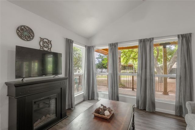 110 N Bailey Street, Trinity, TX 75862