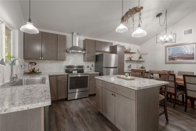 110 N Bailey Street, Trinity, TX 75862