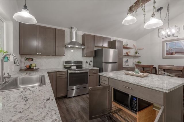 110 N Bailey Street, Trinity, TX 75862