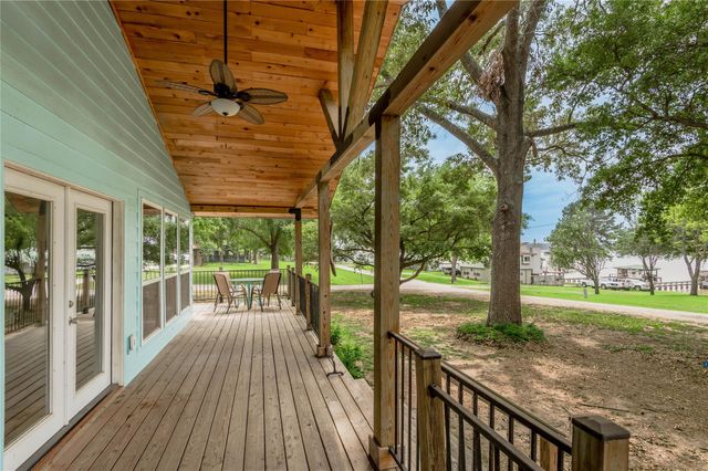 110 N Bailey Street, Trinity, TX 75862
