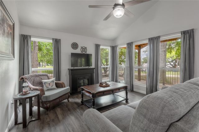 110 N Bailey Street, Trinity, TX 75862