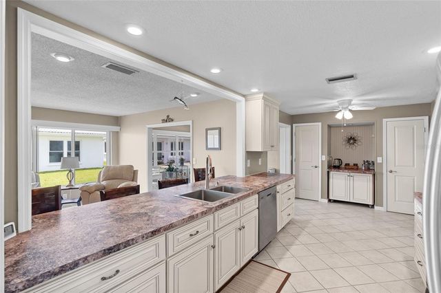 9130 34TH WAY N 6, Pinellas Park, FL 33782