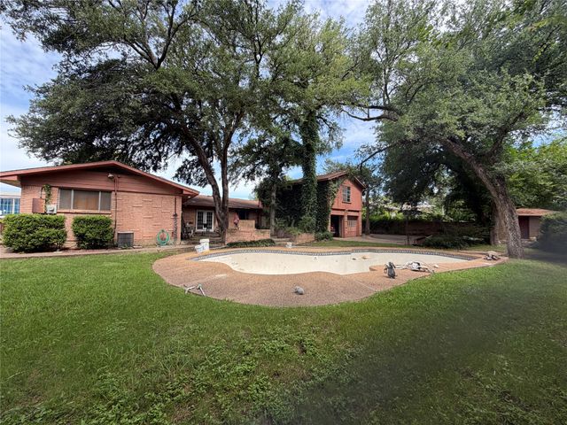 3016 Dreeben Drive, Richland Hills, TX 76118