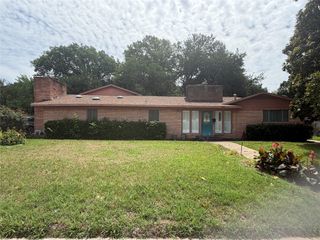 3016 Dreeben Drive, Richland Hills, TX 76118