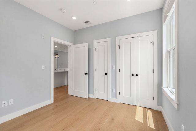 113 Beacon Street B, Somerville, MA 02143