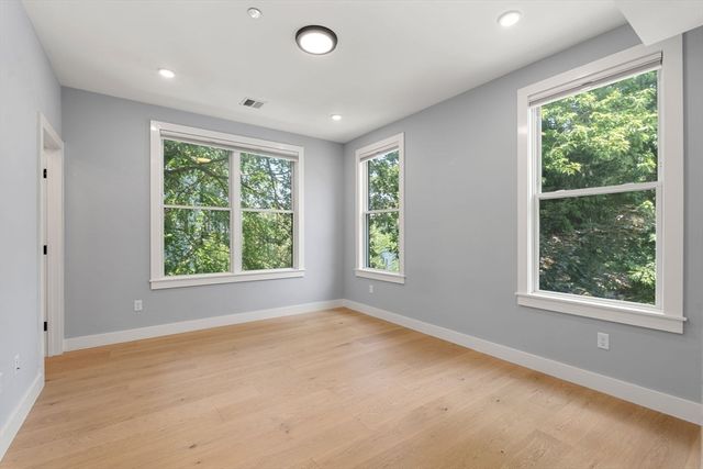 113 Beacon Street B, Somerville, MA 02143