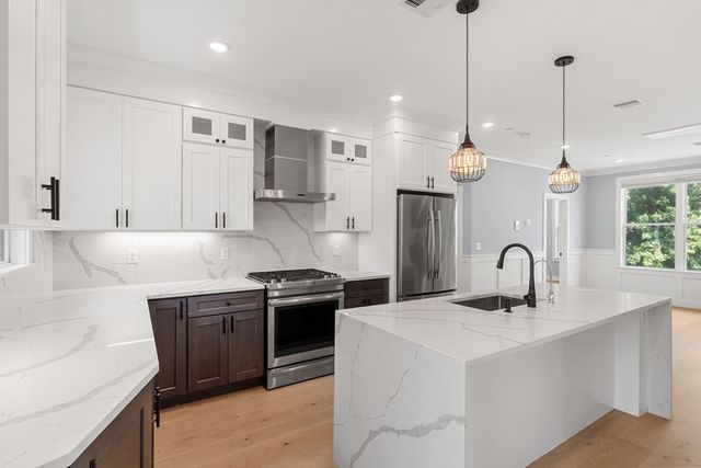 113 Beacon Street B, Somerville, MA 02143