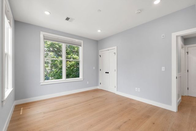 113 Beacon Street B, Somerville, MA 02143