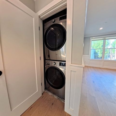 113 Beacon Street B, Somerville, MA 02143