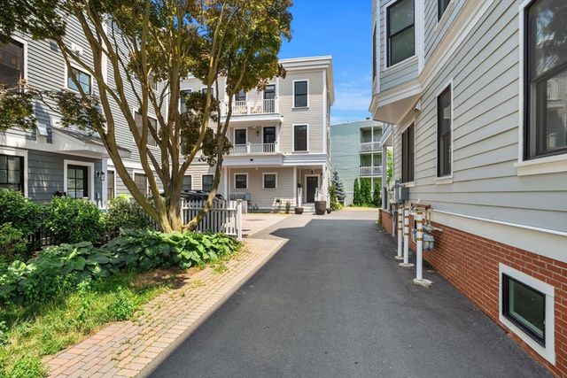 113 Beacon Street B, Somerville, MA 02143