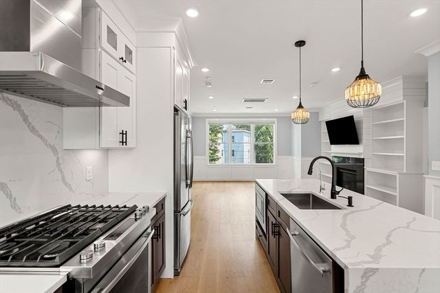 113 Beacon Street B, Somerville, MA 02143
