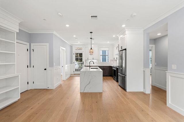 113 Beacon Street B, Somerville, MA 02143