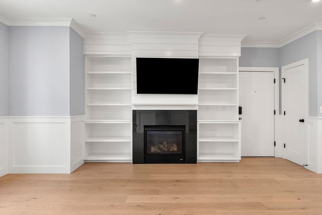 113 Beacon Street B, Somerville, MA 02143